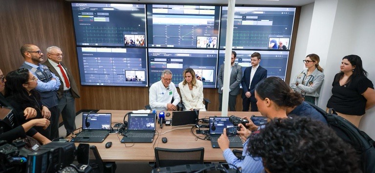 El SUS estrena una central de mando que vigila 60 camas de UCI inteligentes