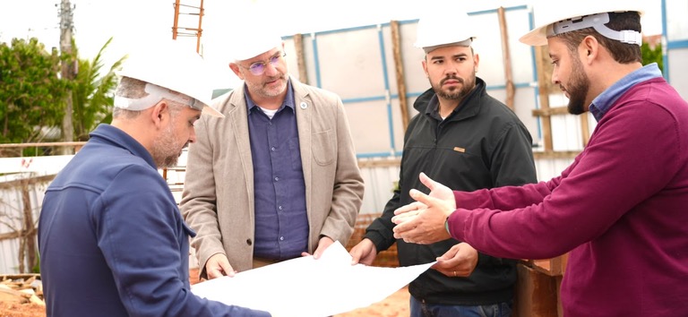 São José dos Campos equipa un centro de rehabilitación y construye un materno-infantil