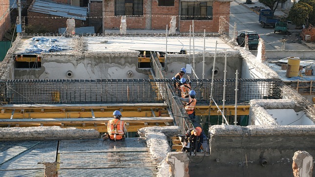 Hospital de Espinar llega a 57,8 % de avance con reforzamiento sísmico