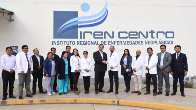 INEN explora telemedicina y telemamografía con los institutos oncológicos del norte y centro