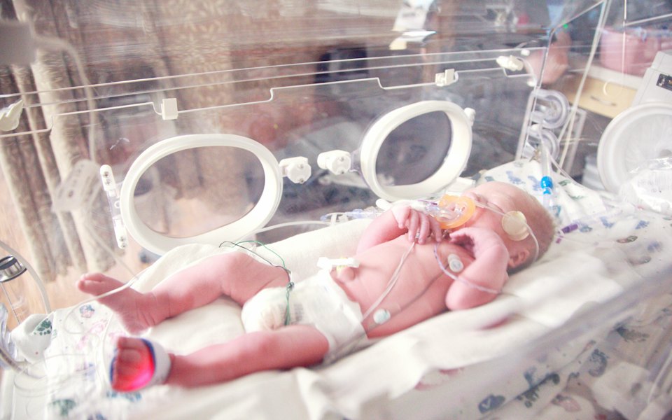 El Oro recibe la primera fase de un proyecto de USD 200 mil en equipos materno-neonatales